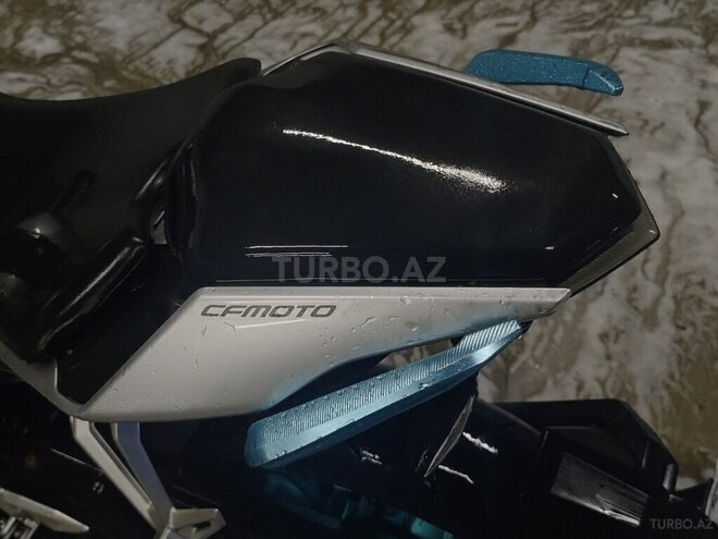 CFMOTO 300 NK-5
