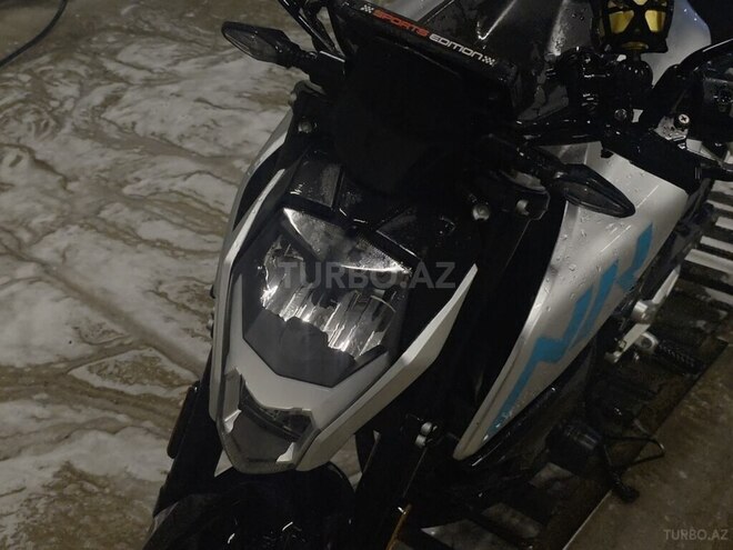 CFMOTO 300 NK-4