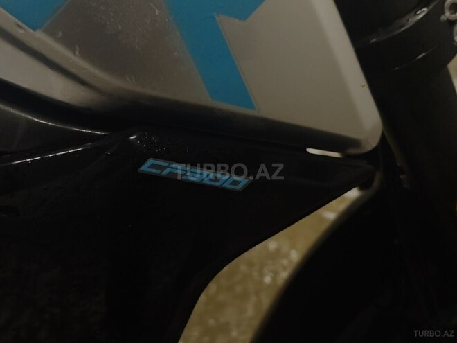 CFMOTO 300 NK-8