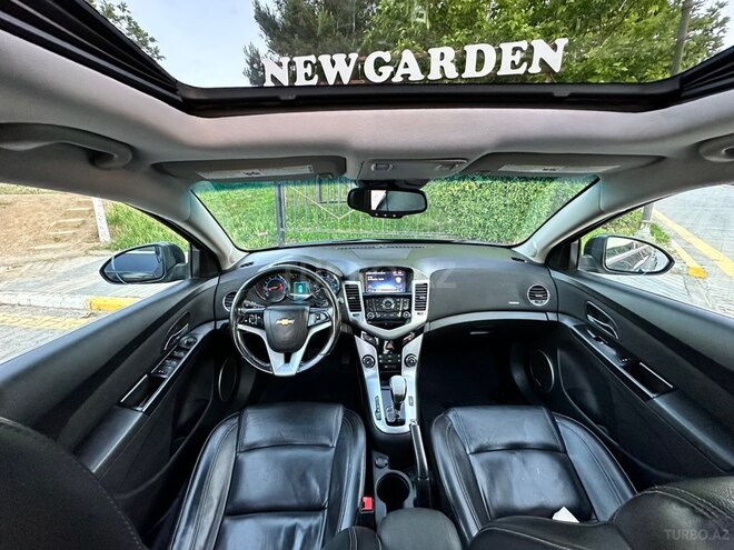 Chevrolet Cruze-13