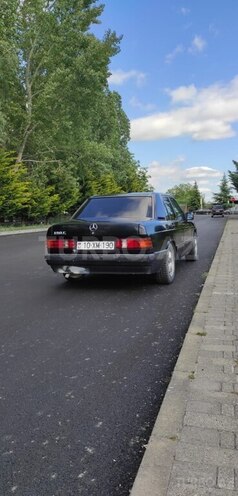 Mercedes 190-2