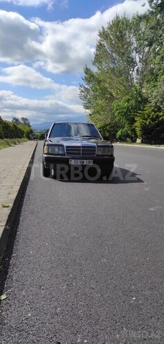 Mercedes 190-1