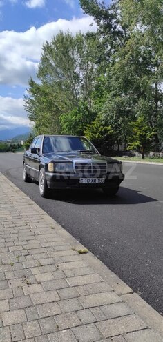 Mercedes 190-5
