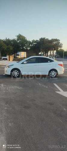 Hyundai Accent-4