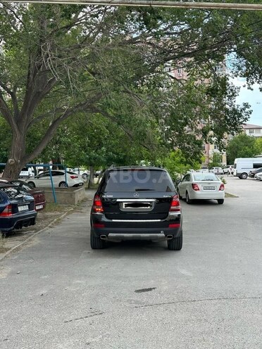 Mercedes GL 550 4MATIC-9