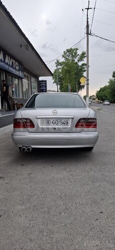 Mercedes E 280-3