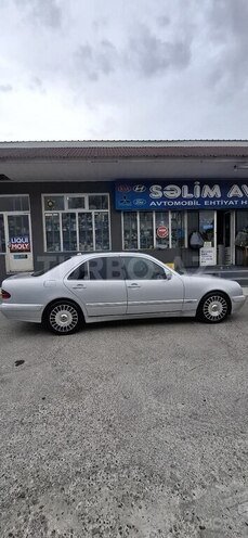 Mercedes E 280-2