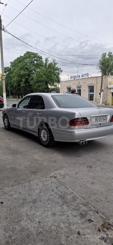 Mercedes E 280-4