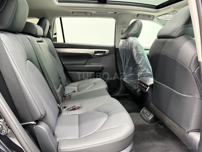 Toyota Highlander-13