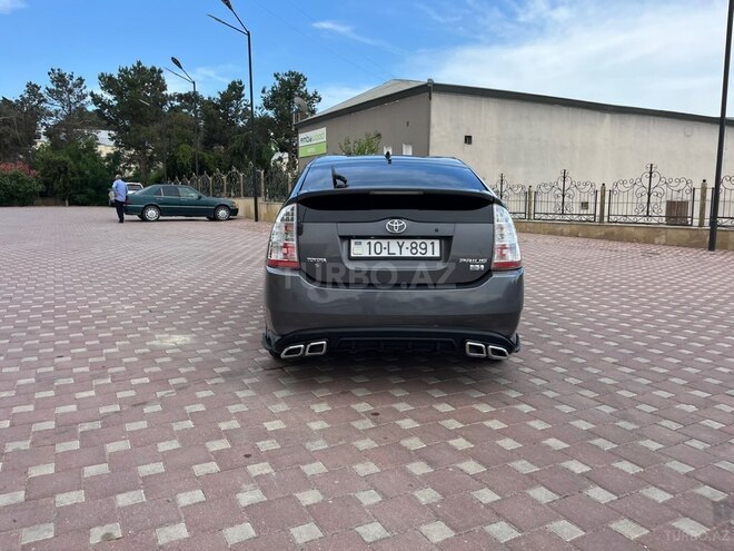 Toyota Prius-2