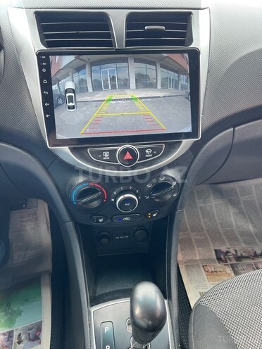 Hyundai Accent-9