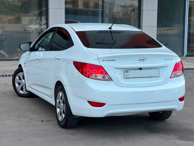 Hyundai Accent-3