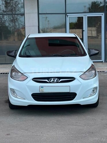 Hyundai Accent-4