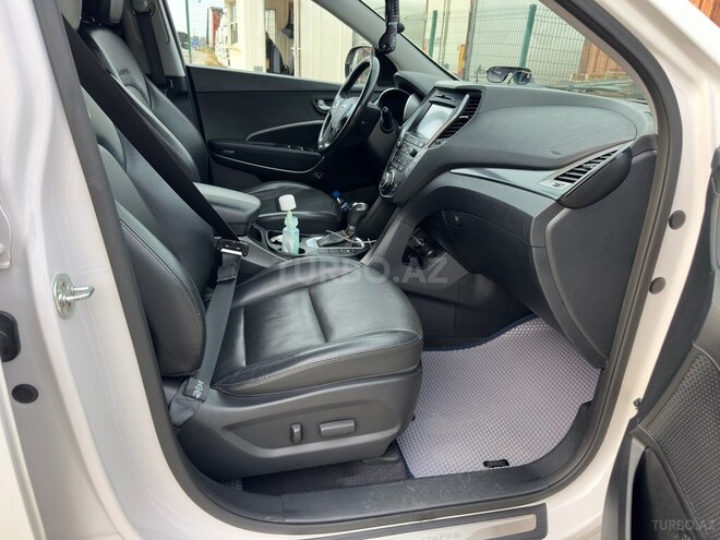Hyundai Santa Fe-13