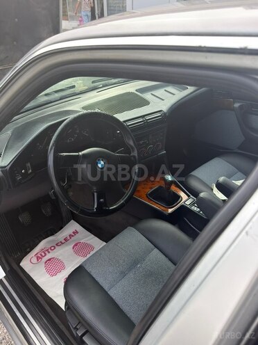 BMW 530-6