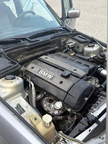 BMW 530-12