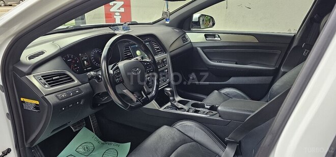 Hyundai Sonata-4