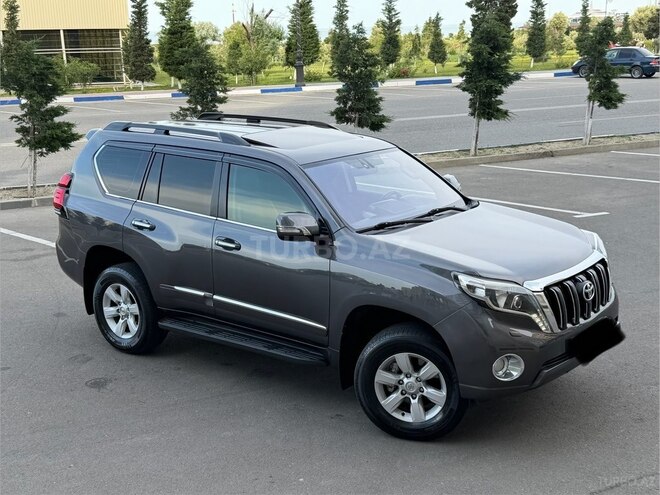 Toyota Land Cruiser Prado-5