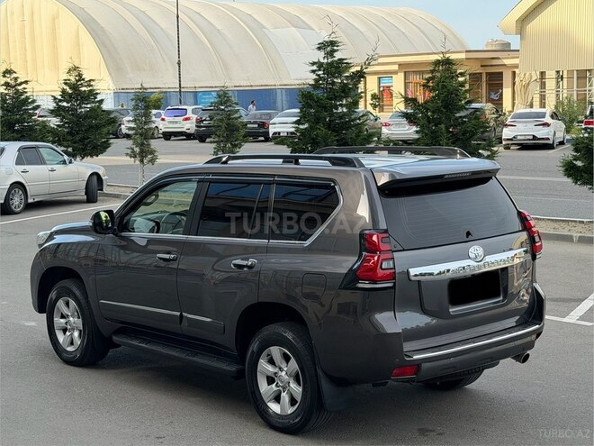 Toyota Land Cruiser Prado-3