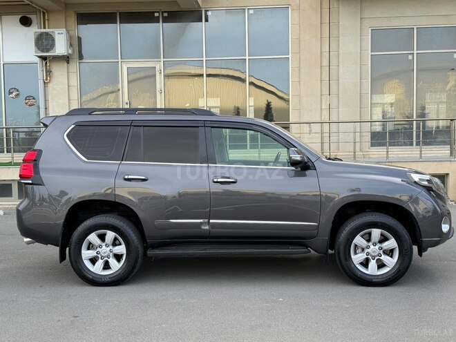 Toyota Land Cruiser Prado-15
