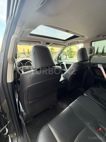 Toyota Land Cruiser Prado-17