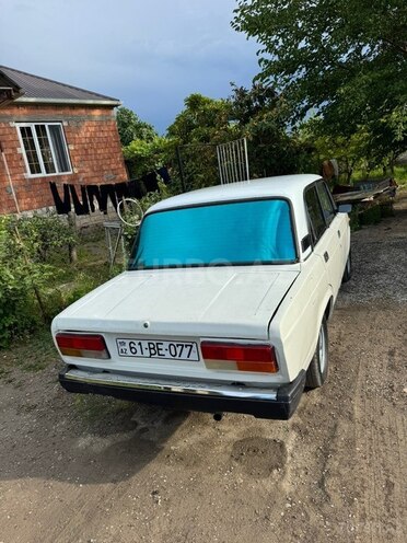 LADA (VAZ) 2107-2