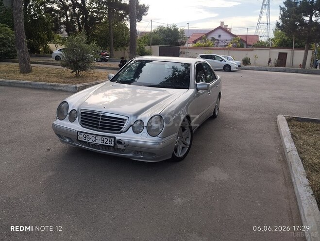 Mercedes E 320-2