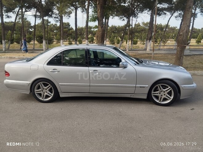 Mercedes E 320-4