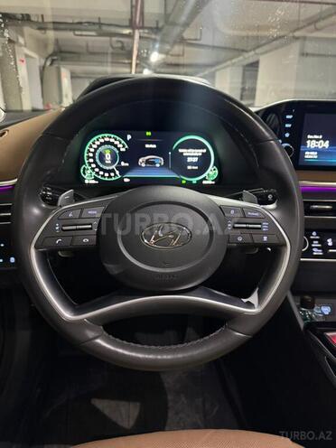 Hyundai Sonata-12