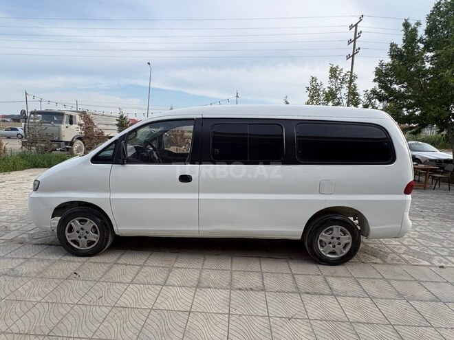 Hyundai H-1-7