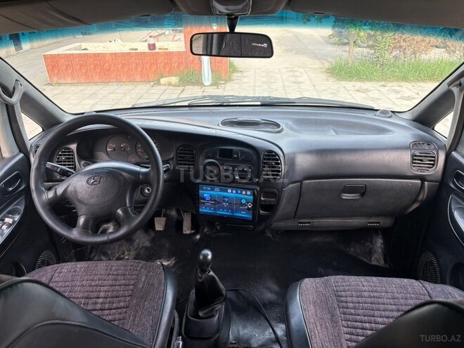 Hyundai H-1-12