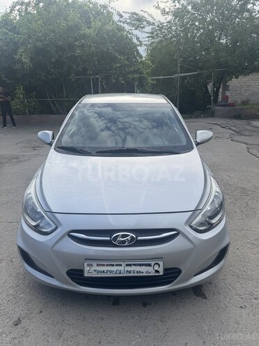 Hyundai Accent-1