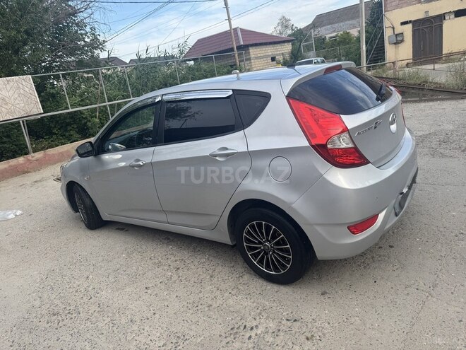 Hyundai Accent-5