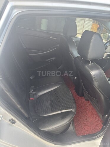 Hyundai Accent-8