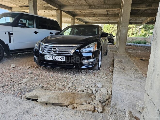 Nissan Altima-1