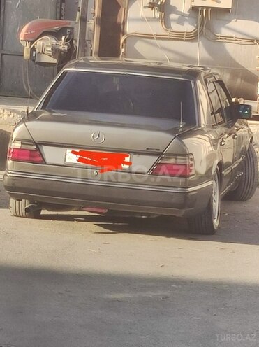 Mercedes 200 E-4