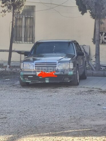 Mercedes 200 E-1