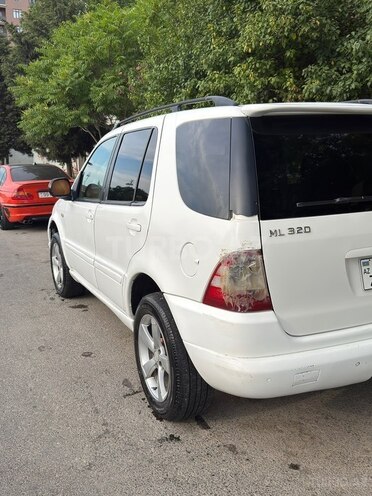 Mercedes ML 320-5