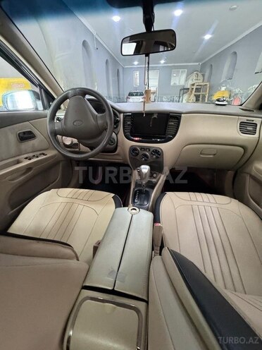 Kia Rio-7