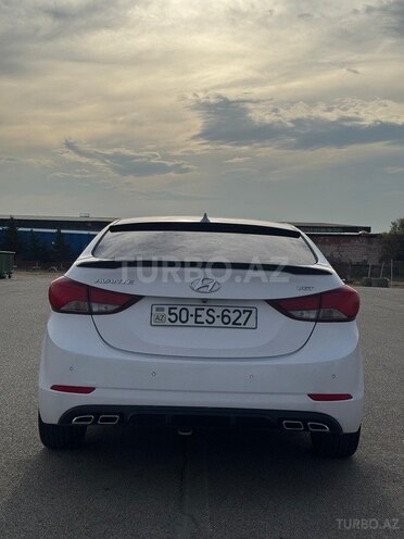 Hyundai Elantra-2