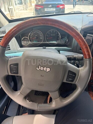 Jeep Grand Cherokee-17