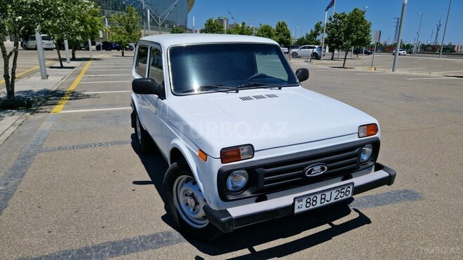 LADA (VAZ) Niva-8
