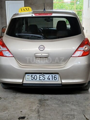 Nissan Tiida-6