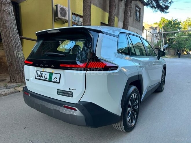 Toyota RAV4-5