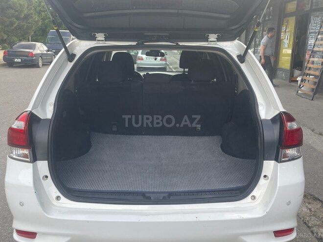 Toyota Corolla Fielder-5