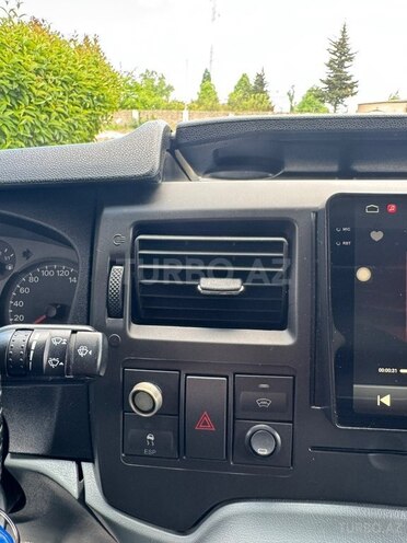 Ford Transit-7
