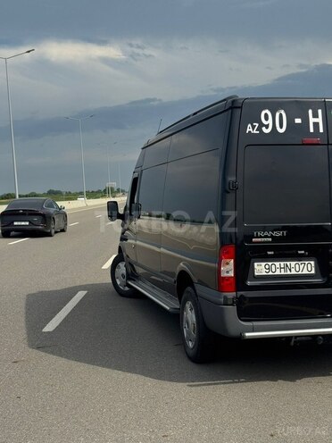 Ford Transit-4