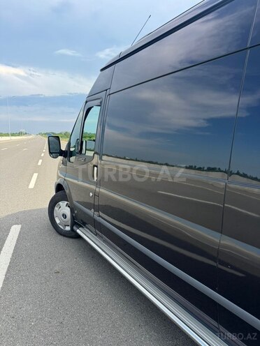 Ford Transit-3