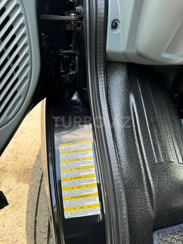 Ford Transit-9