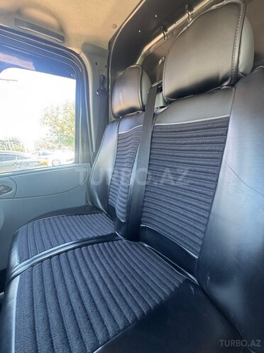 Ford Transit-15